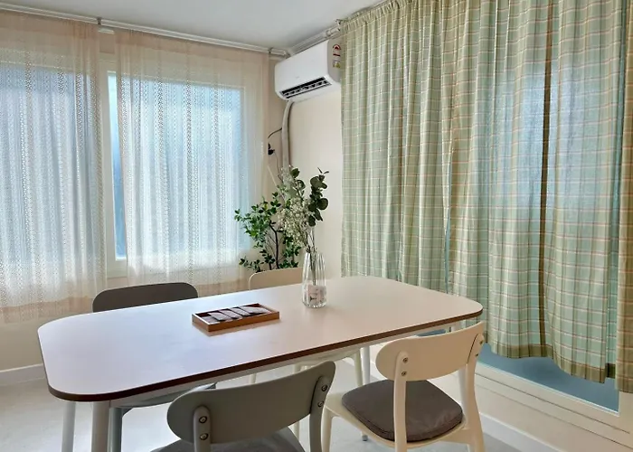 외국인전용sinchon Station Walks 3 Minutes Airport Railroad Near Hongdae Free Bag Drop Seul